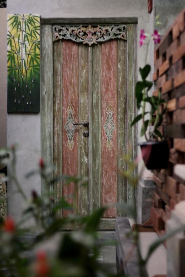 Sari House Ubud - Balinese Style Homestay Экстерьер фото