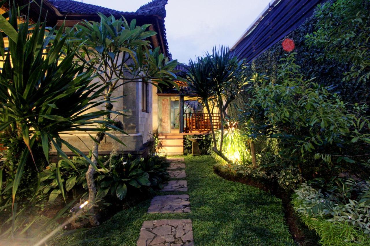 Sari House Ubud - Balinese Style Homestay Экстерьер фото