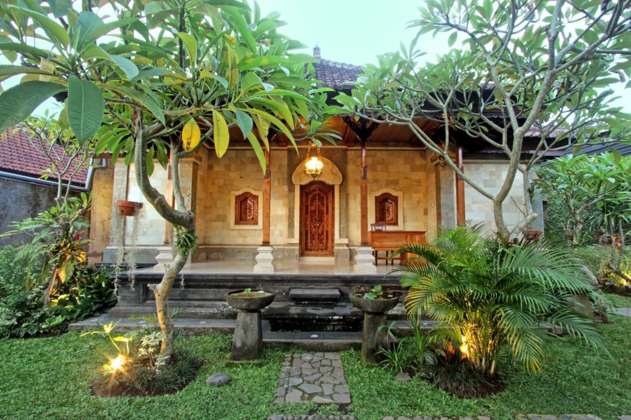 Sari House Ubud - Balinese Style Homestay Экстерьер фото