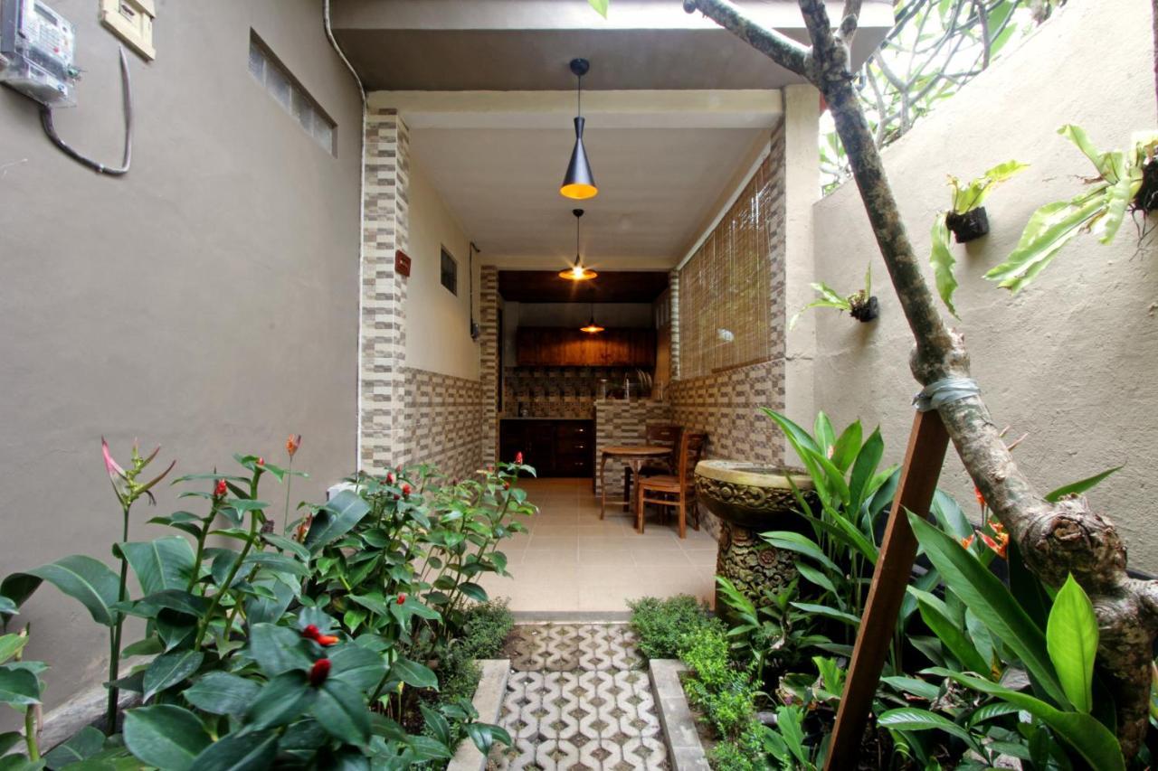Sari House Ubud - Balinese Style Homestay Экстерьер фото